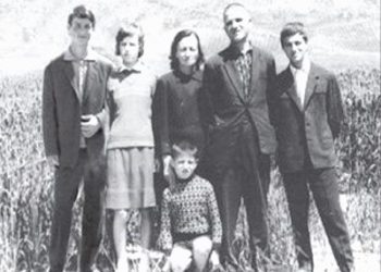 “Kur vajta në shtëpi dhe tepër i mërzitur i tregova mamasë, se Alizoti më tha se; në Francë edhe fshatari më i humbur e flet shqipen më mirë se ty, ajo më…”/ Dëshmia e rrallë e djalit të Telo Mezinit