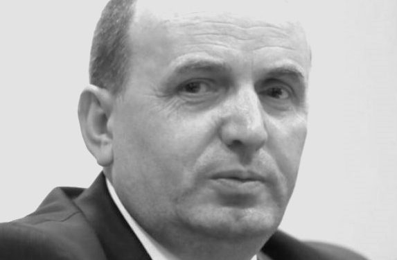 “Kur ushtarakët e pakënaqur nga që nuk u mbrojt dot monumenti i Enverit, e thirrën Ramiz Alinë në Ministrinë e Brendshme, ai iu përgjigj se…”/ Kujtimet e ish-studentit të Lëvizjes së Dhjetorit, Mujë Buçpapaj