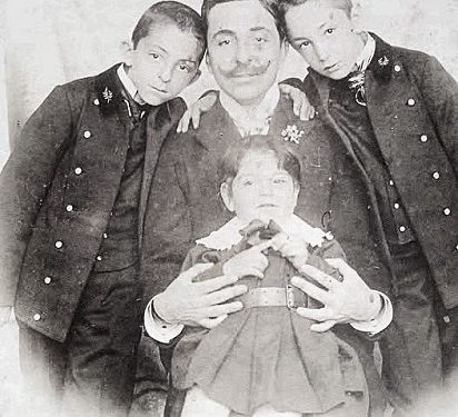 “Dinejtë e Çamërisë”: Historia e panjohur e familjes që shkriu pasurinë dhe talentin për pavarësinë e Shqipërisë