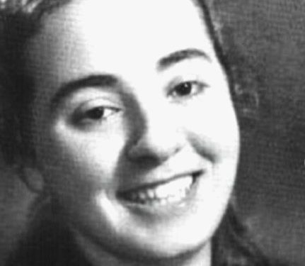 “Pas vdekjes së babait në burg, na internuan në Elbasan, por ndërhyri Vito Kapo, e na ndihmoi ministri i Drejtësisë, Manol Konomi, njeri i respektuar…”/ Dëshmia e së bijës së ish-firmëtarit të Pavarsisë