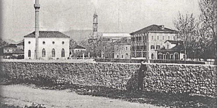 “Teologu Justin Rrota, personalitet dhe dijetar i shquar i kulturës sonë, i pari që solli në Shqipëri fotokopjen e ‘Mesharit’ të Gjon Buzukut, e Prof. Çabej…”/ Si vdiq në mjerim dhe i vetmuar, shkencëtari famshëm!