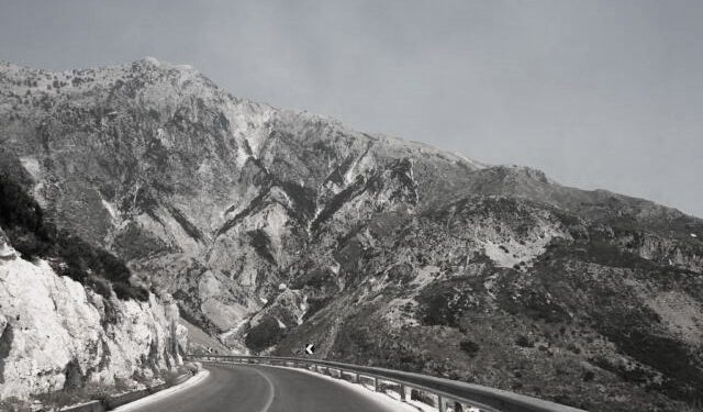 “Makina e drejtuar nga Luç Turumani, ra në humnerë, vdiqën 5 veta, në rrugën Komanit vdiqën 6 inxhinerë, në Batër u rrëzua…”/ Zbulohen raportet sekrete të Sigurimit, me aksidentet tragjike në vitet ’70 – ‘80-të