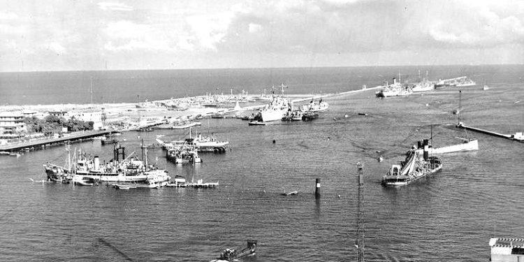 “Sikur mos mjaftonte agresioni i Izraelit, qeveritë britanike dhe franceze, nën pretekstin e sigurimit të kalimit nëpër Kanalin e Suezit, i kanë dërguar…”/ Ditari politik i Enver Hoxhës, nëntor 1956 -‘57