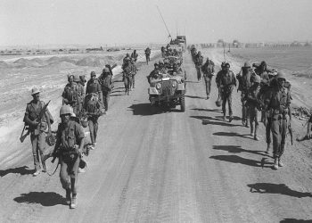 “Amerikanët po dërgojnë armatime për Izraelin, armë po dërgojnë edhe sovjetikët për arabët, por në të vërtetë ata s’duan…”/ Ditari politik i Enver Hoxhës, për konfliktin në Lindjen e Mesme, 16 tetor 1973