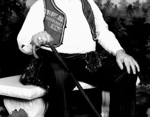 “Kolë dhe Mark Miri Dedvukaj, kishin kaluar një kalvar vuajtjesh nga bandat kriminale komuniste të Toger Babës dhe Bajo Stankut, duke…”/ Historia e malësorit fisnik, që iu bënë tre ceremoni varrimi