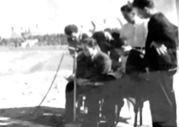 “Anton Mazreku nuk ishte vetëm një komentator i futbollit, por ai spikati në krijimtari poetike, shënime letrare, në përkthime artistike veprash poetike…”/ Ana e panjohur e mjeshtrit të mikrofonit sportiv