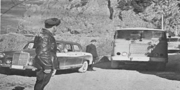 “Shoferin e zuri gjumi dhe makina u përmbys, i zuri poshtë të gjithë e mori flakë…”/ Dëshmia e rrallë e të mbijetuarit nga ngjarja e vitit ’49 në dalje të Milotit, ku vdiqën 20 nxënës nga Kukësi