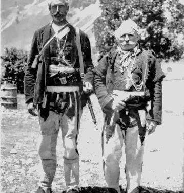 “Bjeshkët e Vermoshit kje tui marrë Mali i Zi, po t’mos qëndrojshin Uc Turku, Prek Cali me të tjerë, të cilët…”/ Historia e panjohur e bajraktarit të Kelmendit, që Fishta e përjetësoi te ‘Lahuta e Malcis’