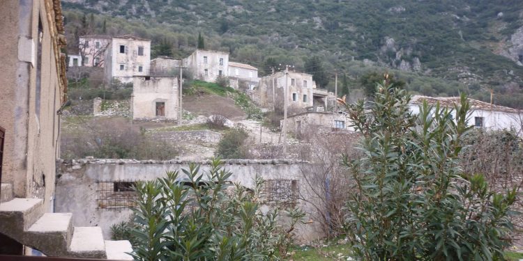 “Në vjeshtën e 1941-it, kur shërbente si drejtues i shkollave në Himarë, arrestohet nga grekët dhe dërgohet në komandën e Divizionit në Kudhës, i akuzuar…”/ Historia e panjohur e atdhetarit Janko Ll. Pali