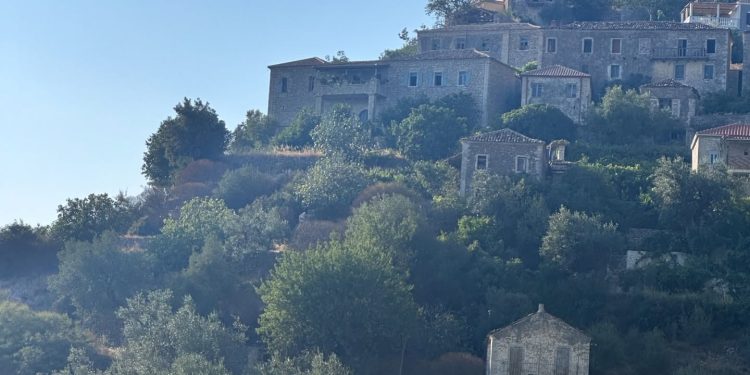 “Në vjeshtën e 1941-it, kur shërbente si drejtues i shkollave në Himarë, arrestohet nga grekët dhe dërgohet në komandën e Divizionit në Kudhës, i akuzuar…”/ Historia e panjohur e atdhetarit Janko Ll. Pali