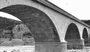 “Mbrëmja e parë në kinema ‘REX’ u hap me orkestrën argjentinase ‘Eduardo Bianko’, ku Isuf Beshiri e bëri fora me sallën e re…”/ Historia e panjohur e tiranasit që hapi “ëndrrat në beze”!