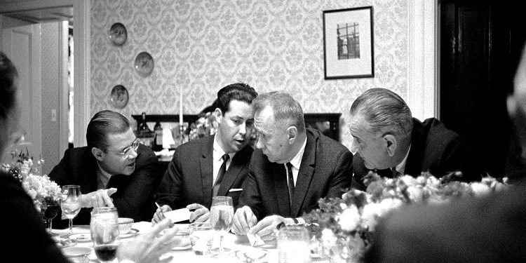 “Sapo iku Kosygin, në Lindjen e Mesme vrapoi Kissinger dhe botës iu tha se ai shkoi me një ‘plan paqeje’ për…”/ Shkrimi i Enver Hoxhës dhjetor ’73, për konfliktin ndërmjet Izraelit dhe vendeve arabe