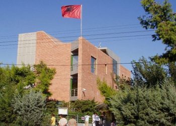 “Shteti shqiptar harxhoi 2.5 milion Euro në vitin 2002, për ndërtesën e ambasadës shqiptare në Athinë, kur 6.3 km. më larg, në rrugën ‘Vasilisis Sofias’…”/ Historia e pronave shqiptare të grabitura nga Greqia