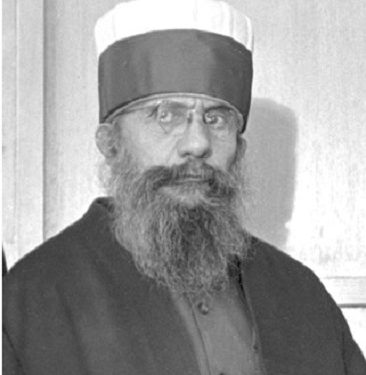 “Akuzat ndaj Baba Rexhebit nuk i përgjigjen së vërtetës, dhe vetëm ua hapin gojën më keq pinjojve ideologjikë të Bedri Spahiut e Ramiz Alisë, pasi…”/ Refleksionet e studiuesit të njohur nga SHBA-ës.