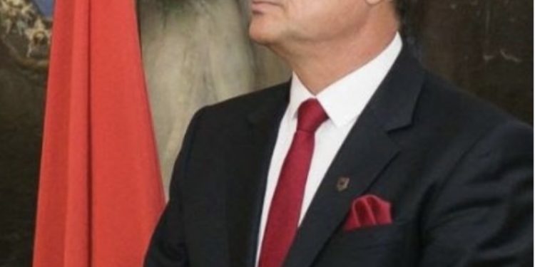 “Historiografia komuniste, madje edhe ajo e mëvonshme, e ka anatemuar largimin e Mbretit Zog nga Shqipëria më 7 prill ‘39, sikur ky largim përbënte…”/ Refleksionet e ish-deputetit dhe kreut të Legalitetit