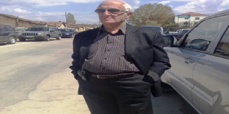 “Në spitalin e ‘Bajram Currit’ përballë një aparati të vjetër skopie, mbeti i shtangur, kur pa se tre pacientët e parë e kishin zemrën në krahun e djathtë dhe…”/ Historia e panjohur e Dr. Hektor Çoçolit