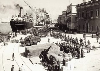 “Historiografia komuniste, madje edhe ajo e mëvonshme, e ka anatemuar largimin e Mbretit Zog nga Shqipëria më 7 prill ‘39, sikur ky largim përbënte…”/ Refleksionet e ish-deputetit dhe kreut të Legalitetit