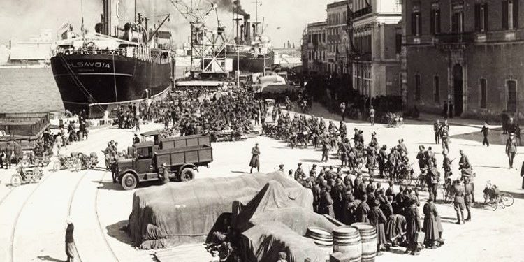 “Historiografia komuniste, madje edhe ajo e mëvonshme, e ka anatemuar largimin e Mbretit Zog nga Shqipëria më 7 prill ‘39, sikur ky largim përbënte…”/ Refleksionet e ish-deputetit dhe kreut të Legalitetit