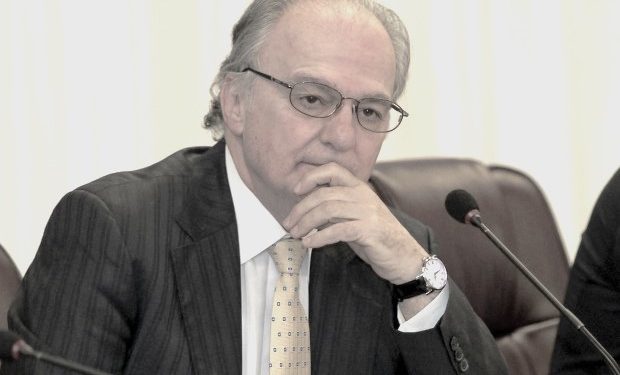 “Në mbledhjen e Sekretariatit të Komitetit Qendror më 4 maj 1984, për negociatat me gjermanët, që u drejtua nga vetë Enver Hoxha, ai porositi që ne…”/ Rrëfimet e ish-ambasadorit; Pse nuk u thirr ministri Reis Malile…?!