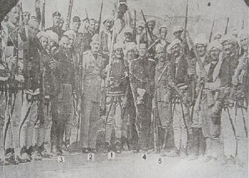 “Kryetari i Qeverisë shqiptare, Mustafa Kruja, në qershor 1942 bëri një vizitë në Kosovë dhe gjatë aktiviteteve të zhvilluar aty, ai dekoroi Sak Fasllinë për…”/ Historia e panjohur e bajraktarit të Rugovës