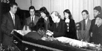 “Punë e madhe që vdiq Enver Hoxha, po të kish vdekur më përpara, do të ish gjallë Mehmet Shehu, i cili do të…”/ Dokumentet e Sigurimit për “komentet e elementit armik” në rrethin e Vlorës, 11 prill ‘85