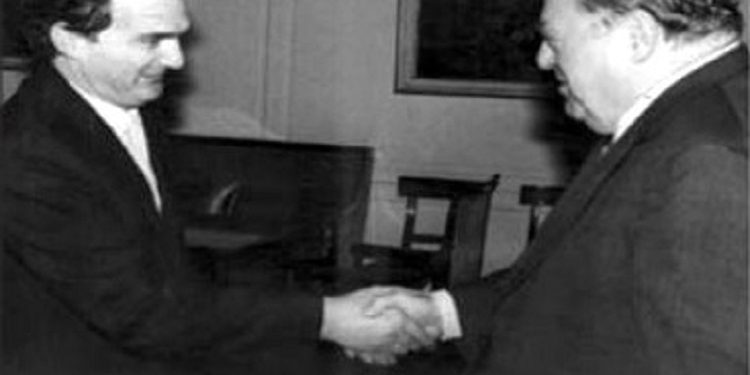 “Në mbledhjen e Sekretariatit të Komitetit Qendror më 4 maj 1984, për negociatat me gjermanët, që u drejtua nga vetë Enver Hoxha, ai porositi që ne…”/ Rrëfimet e ish-ambasadorit; Pse nuk u thirr ministri Reis Malile…?!