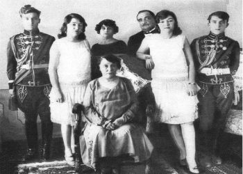 “Ahmet bej Zogu s’bënte shaka kur thoshte se do të bëhej Mbret, pasi ky djalosh 19 vjeçar, peng në një vend të huaj, që në Vjenë, veç një adjutanti, ai…”/  Libri i panjohur Jean-Luc Tourenne