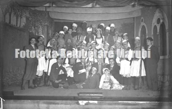 “Kulmi mërrîjti kúr në vendin e flamurit serb, ngritëm pranë atij të Francës, flamurin e Skanderbeut, qi e kishin punue murgeshat Stigmatine, me urdhën të…”/ Ditari i panjohur i Karl Gurakuqit