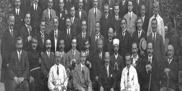 “Në muajt e parë të vitit 1921, Gjyqi i Nalt i Sheriatit, i kërkoi Ministrisë së Arsimit, që të drejtën e inspektimit të lëndës së besimit…”/ Historia e panjohur e raporteve të shtetit shqiptar, me religjionet fetare