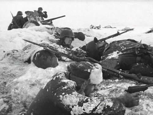 “’Dantellat’ është filmi i parë i realizuar nga regjisori i njohur Sergei Jutkeviç, në vitin 1928, ku propaganda sovietike synon të tregojë se liria e shprehjes…”/ Libri i ri i gazetarit dhe diplomatit Bashkim Trenova