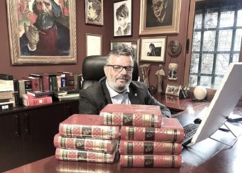 “Bujar Hurdhri mori mbi vete rrezikun dhe barrën e një misioni kulturor, ta shndërronte Shtëpinë Botuese ‘Onufri’ në një tempull të…”/ Refleksionet e gazetarit të njohur, për botuesin e Kadaresë