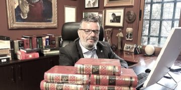 “Bujar Hurdhri mori mbi vete rrezikun dhe barrën e një misioni kulturor, ta shndërronte Shtëpinë Botuese ‘Onufri’ në një tempull të…”/ Refleksionet e gazetarit të njohur, për botuesin e Kadaresë