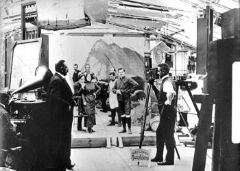 “Ndër filmat anglofobë, të prodhuar nga industria kinematografike e Gjermanisë naziste, mund të përmendet edhe ‘Xhaxhai Krüger i vitit 1940, i realizuar…”/ Libri i ri i gazetarit dhe diplomatit Bashkim Trenova