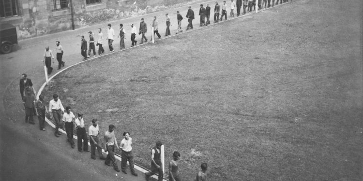 “Shkrimtari dhe poeti Alfons Paqueti i arrestuar dhe burgosur nga Gestapo në vitin 1935, vdes në 1944, kurse arkitektë, poetë, profesorë, etj.,..“/Libri i ri i gazetarit dhe diplomatit të njohur, Bashkim Trenova