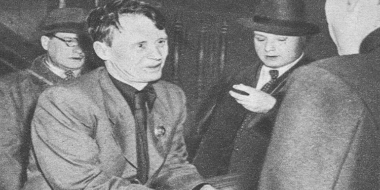 “Kinematografia sovjetike si bosht kryesor dhe përparësor të saj, ka heroizmin e Partisë Komuniste dhe të bolshevikëve në përgjithësi, madhështinë e…”/ Libri i ri i gazetarit dhe diplomatit Bashkim Trenova