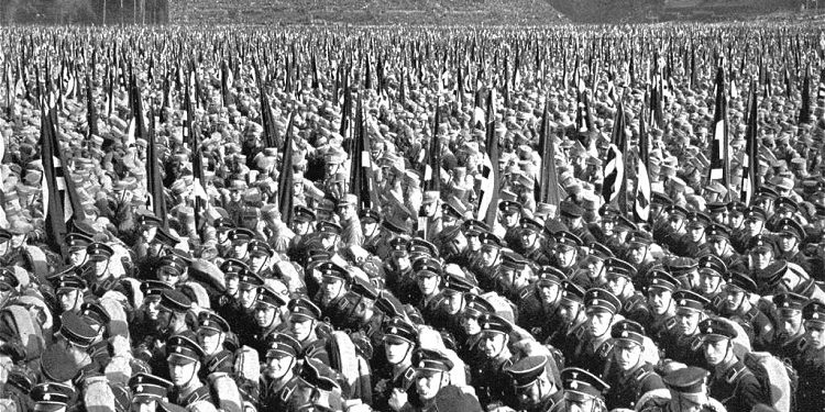 “Më 10 maj 1933, në sheshin e Operas së Berlinit, në prani të mbi 70.000 vetëve të eksituar, u hodhën në flakë më se 25.000 libra, të mbi 400 autorëve…”/ Libri i ri i gazetarit dhe diplomatit të njohur Bashkim Trenova