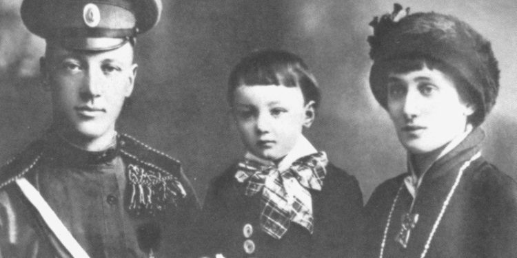 “Siç shkruante Vladimir Voinoviçi, në Lidhjen e Shkrimtarëve do të kishte po aq kolonelë dhe gjeneralë të KGB-së, sa edhe në Shtabin e Përgjithshëm, pasi…”/ Libri i ri i gazetarit dhe diplomatit Bashkim Trenova