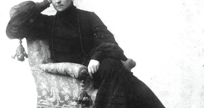 “Menjëherë pas ardhjes së bolshevikëve në pushtet, në 1918-ën, Vladimir Majakovski shkruan një nga veprat bazë të teatrit të agjit-propit, pjesën ‘Misteri Buf’…”/ Libri i ri i gazetarit dhe diplomatit Bashkim Trenova