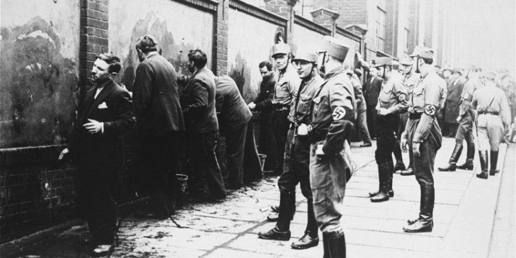 “Shkrimtari dhe poeti Alfons Paqueti i arrestuar dhe burgosur nga Gestapo në vitin 1935, vdes në 1944, kurse arkitektë, poetë, profesorë, etj.,..“/Libri i ri i gazetarit dhe diplomatit të njohur, Bashkim Trenova