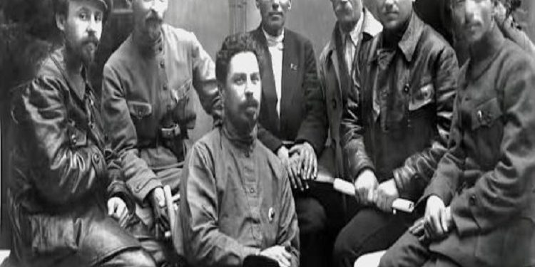 “Siç shkruante Vladimir Voinoviçi, në Lidhjen e Shkrimtarëve do të kishte po aq kolonelë dhe gjeneralë të KGB-së, sa edhe në Shtabin e Përgjithshëm, pasi…”/ Libri i ri i gazetarit dhe diplomatit Bashkim Trenova