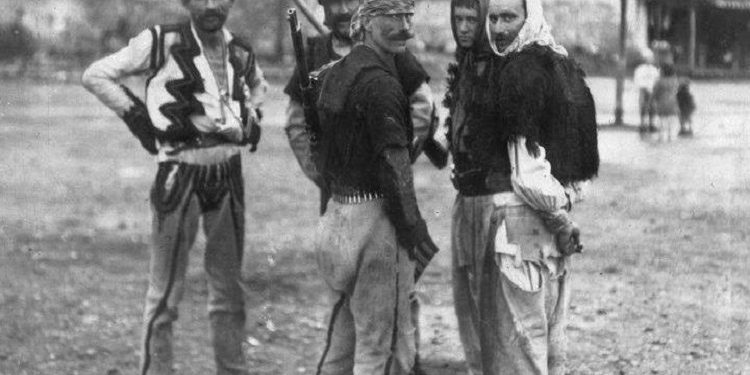 “Paaftësia e shqiptarëve për të ndryshuar individualitetin e tyre, reflektohet tragjikisht në ekzistencën e…”/ Si paraqiteshin shqiptarët në sytë e Perëndimit në fillimet e shekullit të kaluar