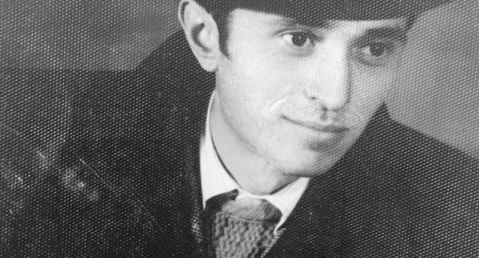 “Një ditë më thirri Petrit Hakani, shefi i Degës së Brendshme dhe më tha; do punosh për ne dhe po doli një fjalë nga goja jote, ke pushkatim, pasi…”/ Dëshmia e rrallë e ish-fotografit veteran të Vlorës