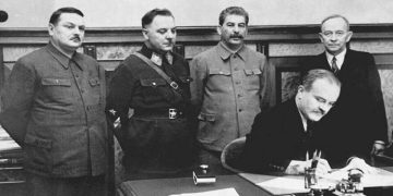 “Në Kongresin I-rë të Lidhjes së Shkrimtarëve Sovjetikë, më 17 gusht 1934, A. Zhdanovi do të deklarojë: Nuk ka pasur asnjë letërsi, përveç asaj sovjetike, që…”/ Libri i ri i gazetarit dhe diplomatit Bashkim Trenova