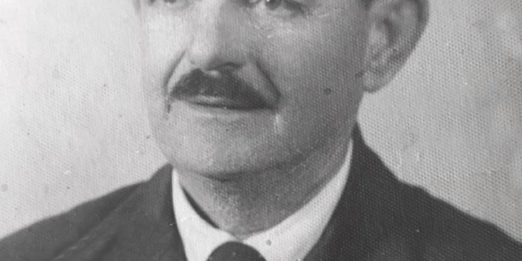 “Një ditë më thirri Petrit Hakani, shefi i Degës së Brendshme dhe më tha; do punosh për ne dhe po doli një fjalë nga goja jote, ke pushkatim, pasi…”/ Dëshmia e rrallë e ish-fotografit veteran të Vlorës