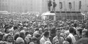 “Në vitin 1954 në Bashkimin Sovjetik nisi një fushatë që pati si pasojë rritjen e pakënaqësisë së publikut sovjetik për teatrin dhe ministri i ri i Kulturës…”/ Libri i ri i gazetarit dhe diplomatit Bashkim Trenova
