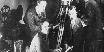 “Filmi ‘Kutuzov’ i Vladimir Petrovit u realizua me qëllimin e vetëm, për të bindur sovjetikët se fitorja mbi Gjermaninë naziste ishte e mundur, për të…”/ Libri i ri i gazetarit dhe diplomatit Bashkim Trenova