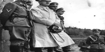 “Në letërsinë gjermane naziste, Hitleri portretizohet si Mesia i ri, si shpëtimtar, si Krishti i shekullit tonë, të cilit të gjithë duhet t’i binden verbërisht…”/ Libri i ri i gazetarit dhe diplomatit Bashkim Trenova