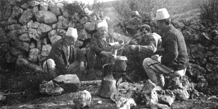 “Paaftësia e shqiptarëve për të ndryshuar individualitetin e tyre, reflektohet tragjikisht në ekzistencën e…”/ Si paraqiteshin shqiptarët në sytë e Perëndimit në fillimet e shekullit të kaluar