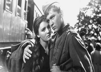 “’Dantellat’ është filmi i parë i realizuar nga regjisori i njohur Sergei Jutkeviç, në vitin 1928, ku propaganda sovietike synon të tregojë se liria e shprehjes…”/ Libri i ri i gazetarit dhe diplomatit Bashkim Trenova