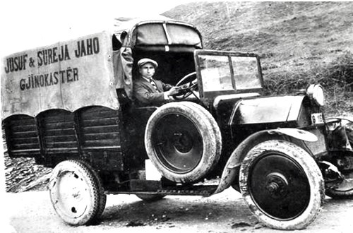“Deri në 1938-ën në Shqipëri kishte 404 makina personale, 124 autobuzë dhe 442 kamionë, atë vit kishin hyrë në vend 205 automjete, 64 vetura…”/ Kur specialistët e “FIAT”- eksploruan Shqipërinë në 1938-ën